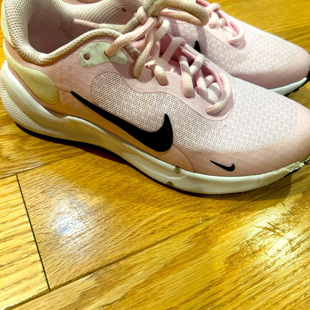 COPY - Lightly worn light Pink size 1Y Nike lace up sneakers.